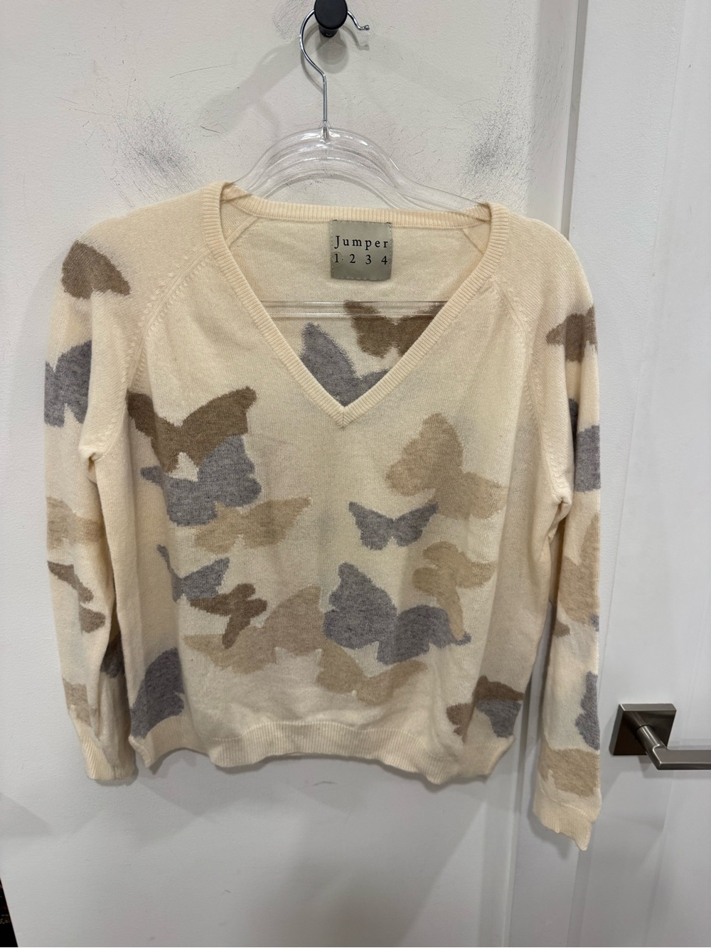 Jumper 1234 Butterfly V-Neck Sweater